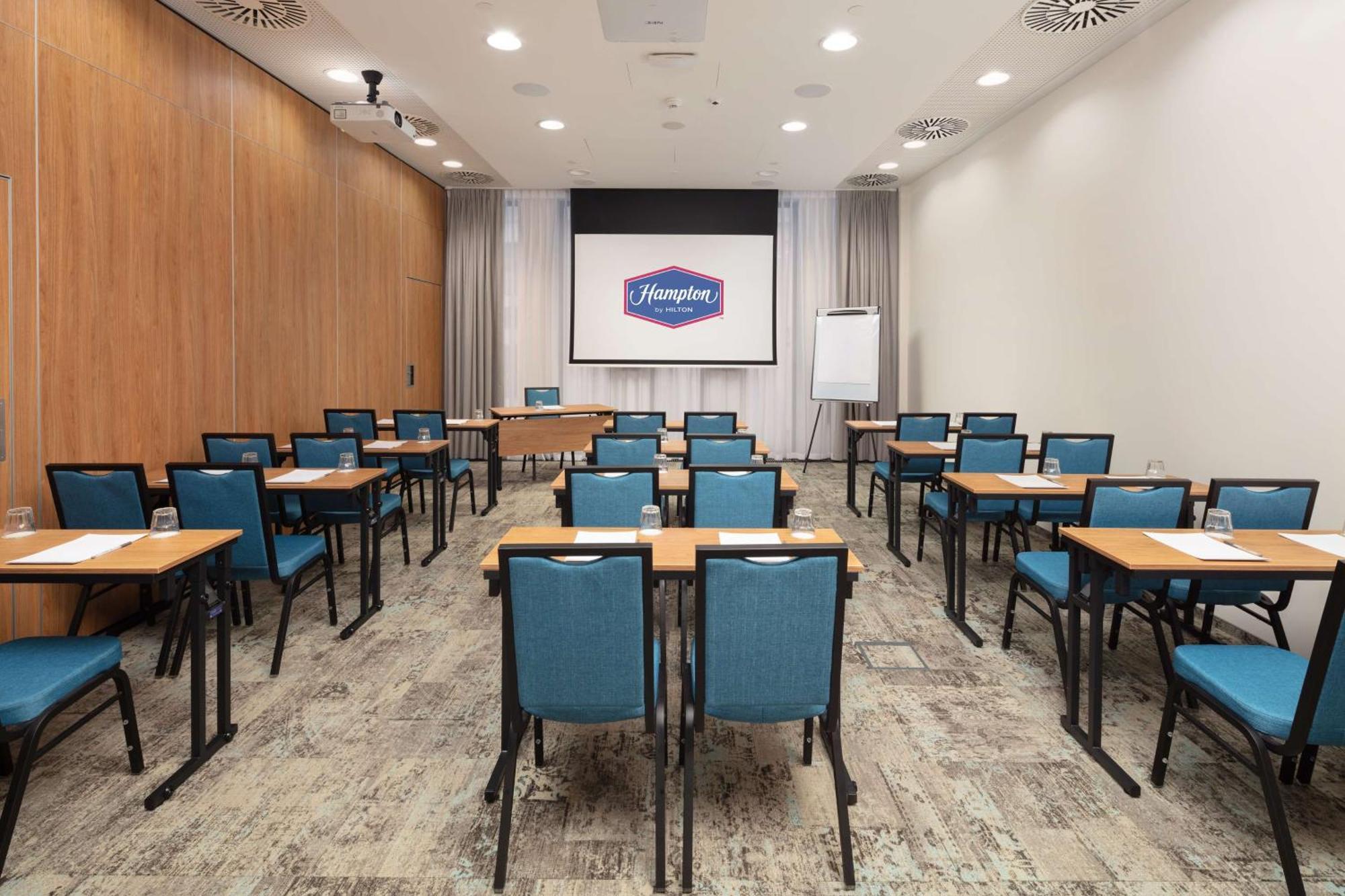 Hampton By Hilton Lodz City Center מראה חיצוני תמונה