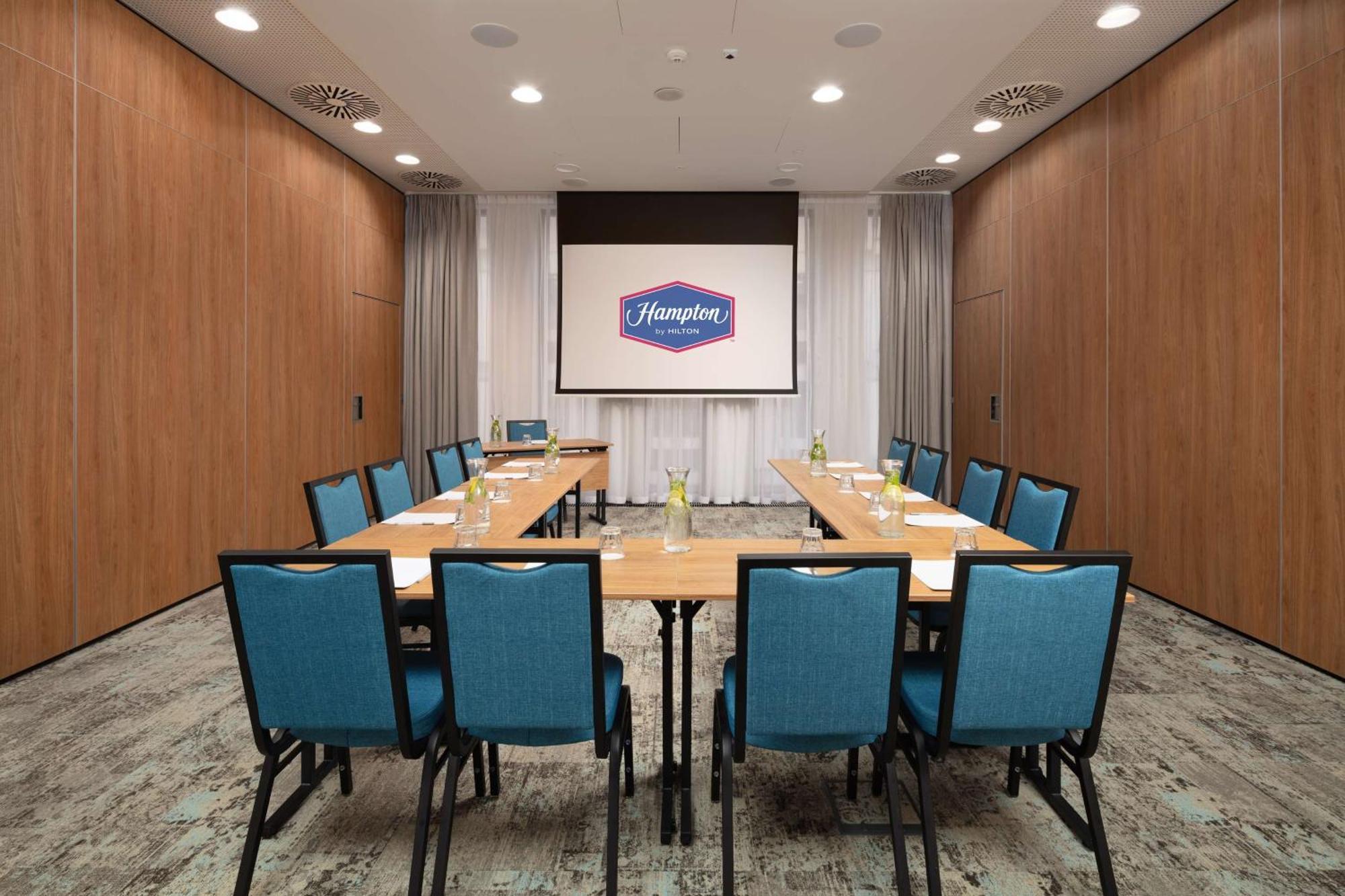 Hampton By Hilton Lodz City Center מראה חיצוני תמונה